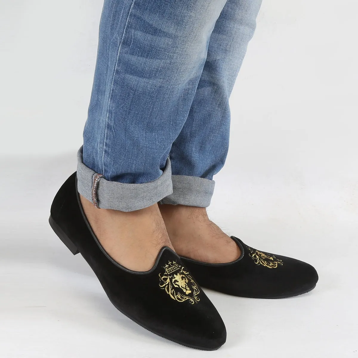 Black Velvet Jalsa Jutti For Men With Golden Lion-King Embroidery