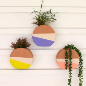 Color Dipped Circle Wall Pot