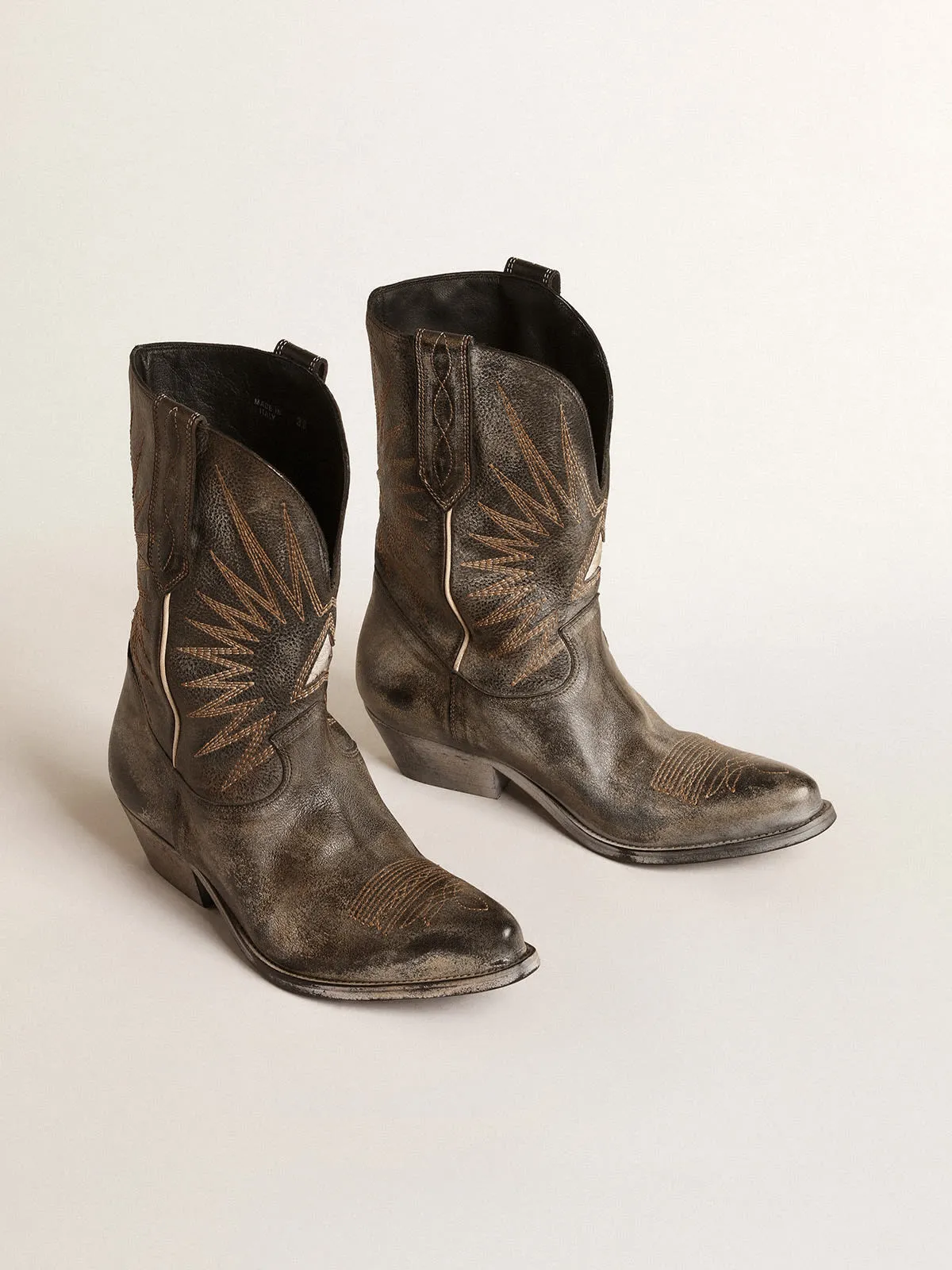 Men’s low Wish Star boots in black leather with silver star